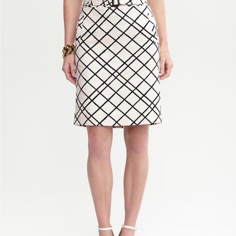 Banana Republic Cream & Black Patterned Belted Pencil Skirt